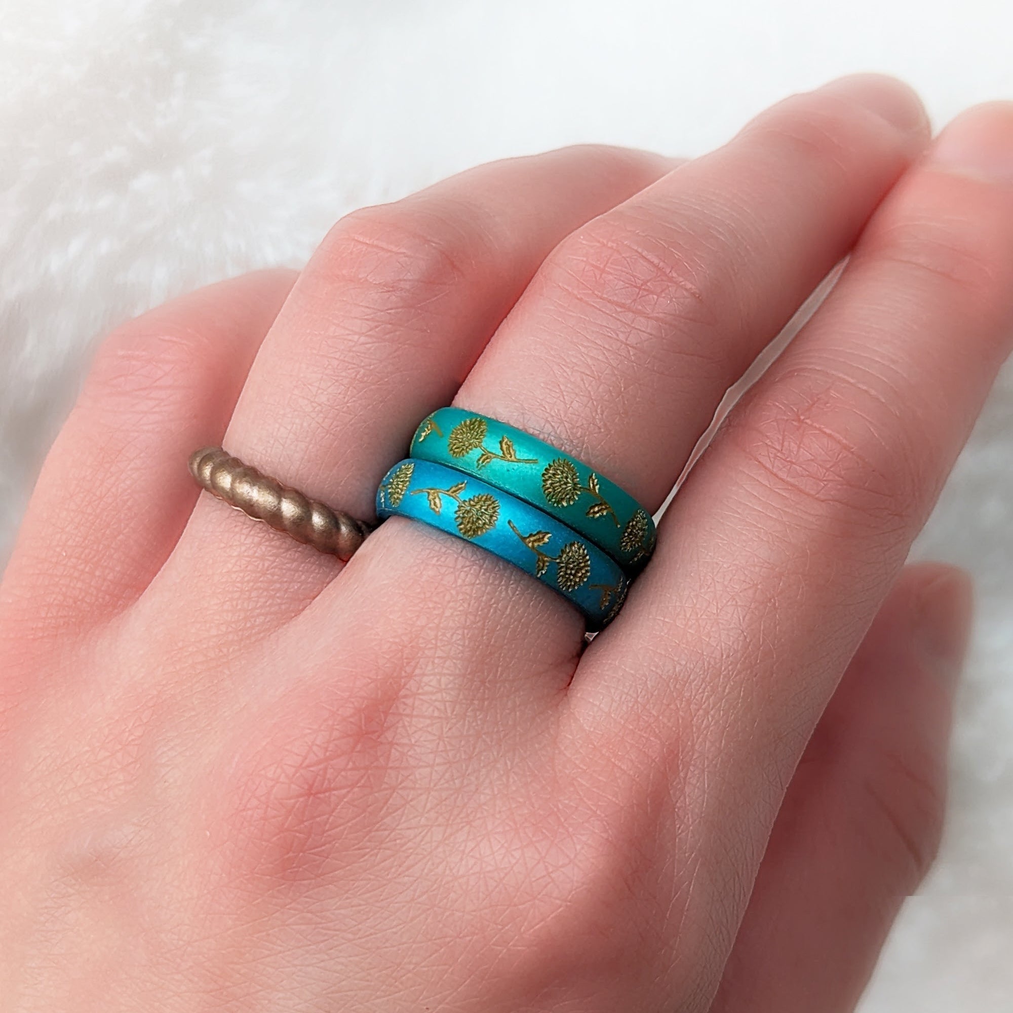 Gold Chrysanthemum Silicone Ring, November Birth Flower on Arc 4mm