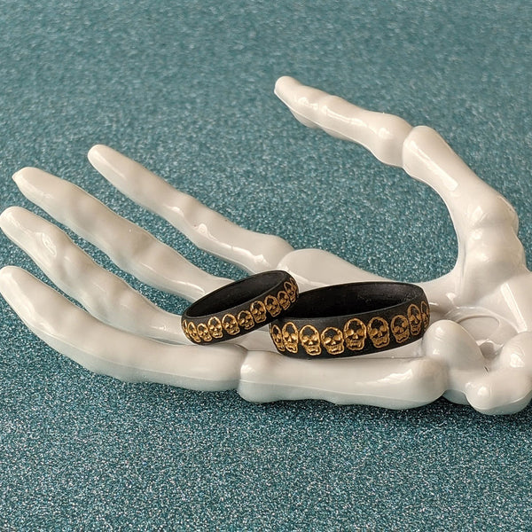 Gold Skulls Silicone Ring on Arc 4mm Band