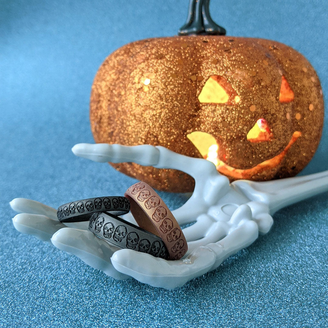 Skulls Silicone Ring on Arc 4mm