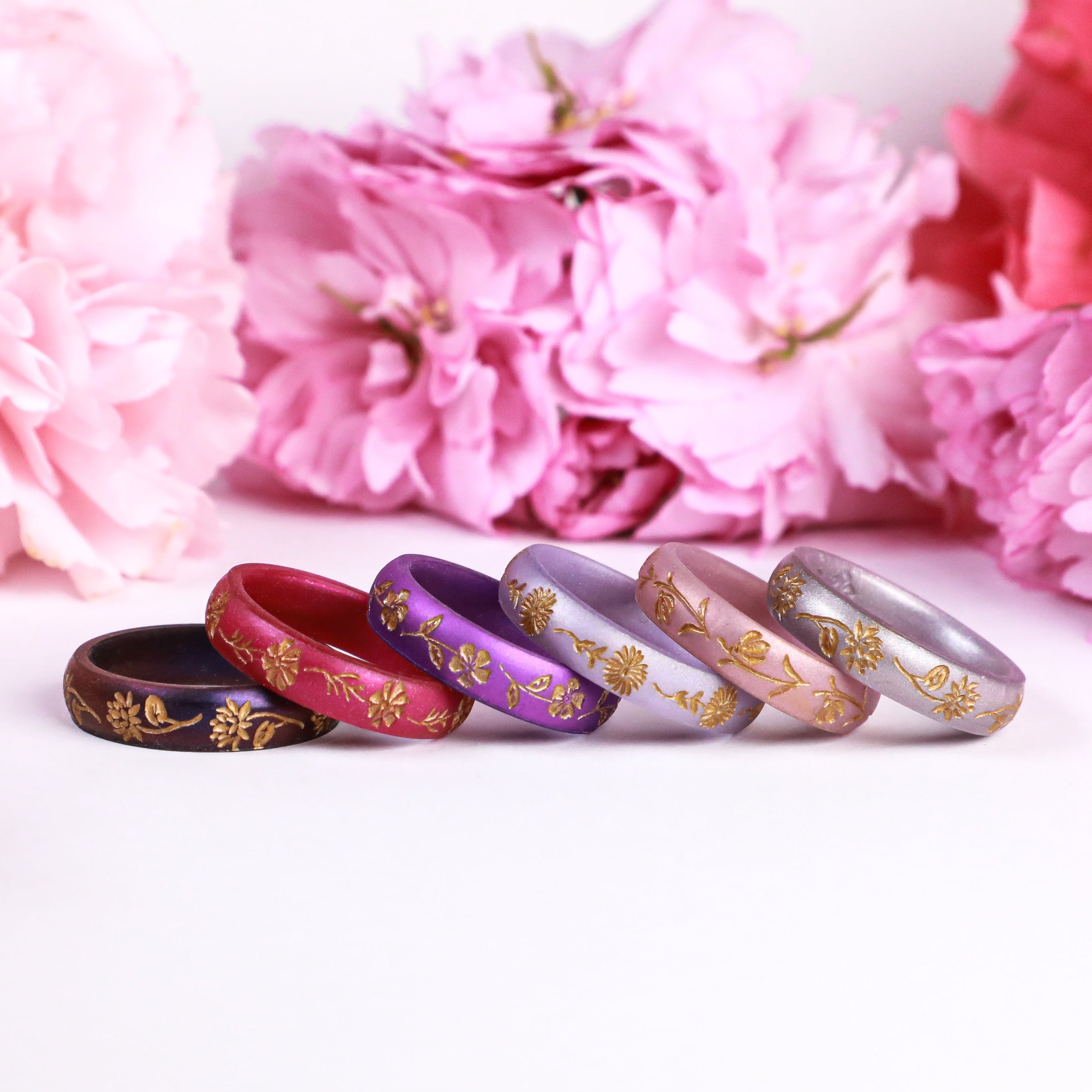 Gold Daisy Silicone Ring, April Birth Flower on Arc 4mm