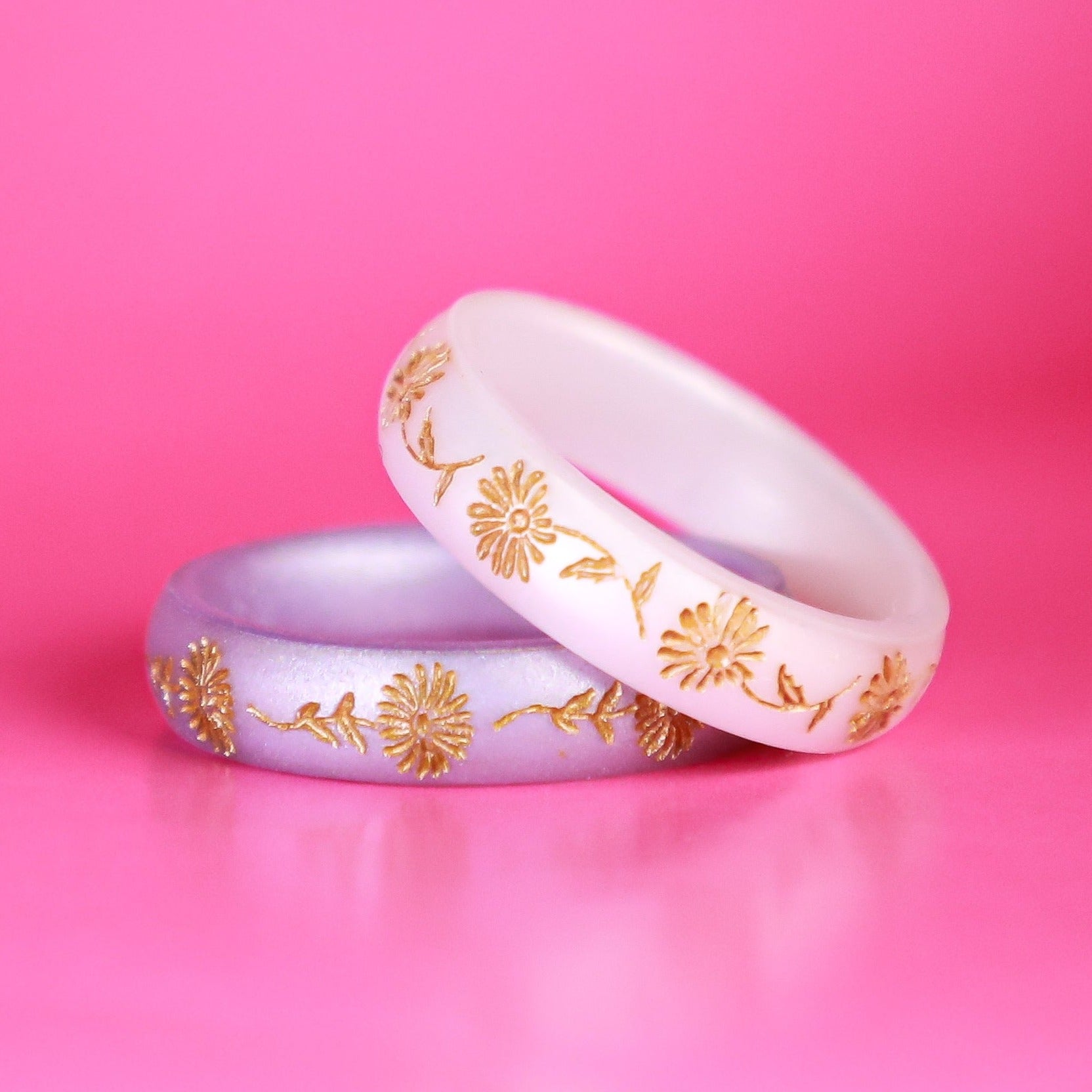 Gold Daisy Silicone Ring, April Birth Flower on Arc 4mm